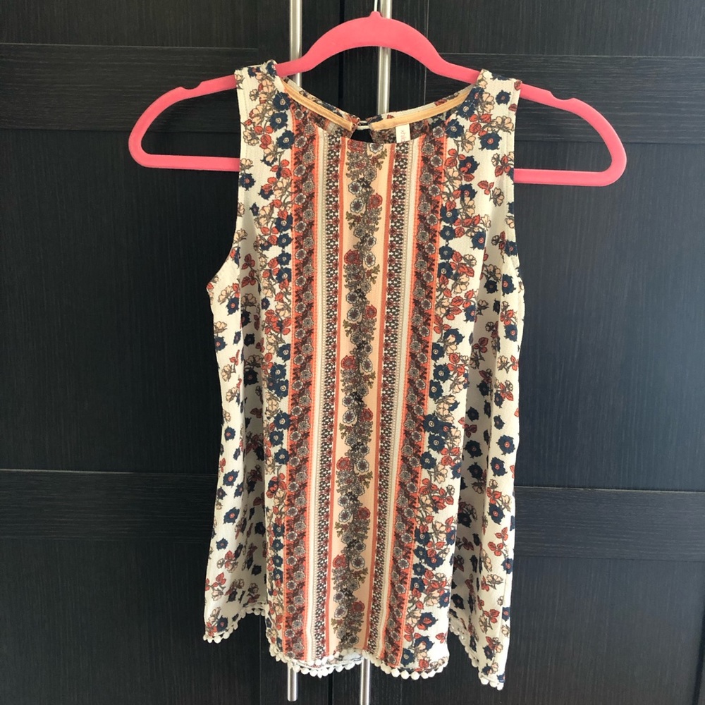 Women’s flowy floral tank top size XS